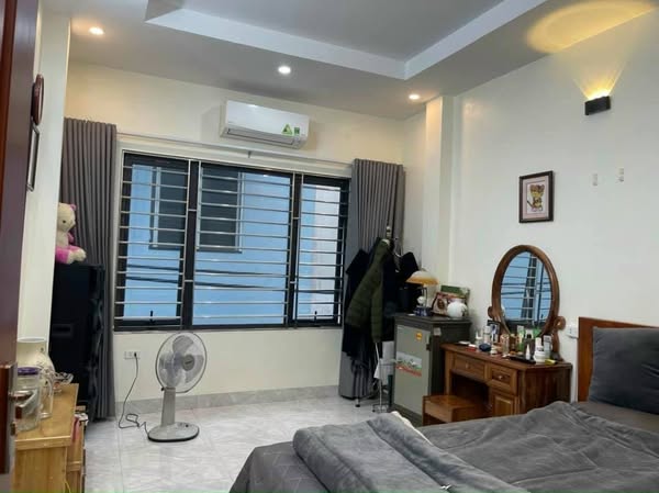 BÁN NHÀ ĐỊNH CÔNG - NGÕ THÔNG, GẦN Ô TÔ, NHÀ MỚI ĐẸP SẴN Ở  - 43M2 GIÁ 6.99 TỶ